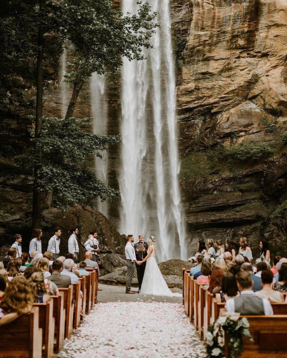 20 Wedding Shots That Shined In the Midst of a Really Tough Year