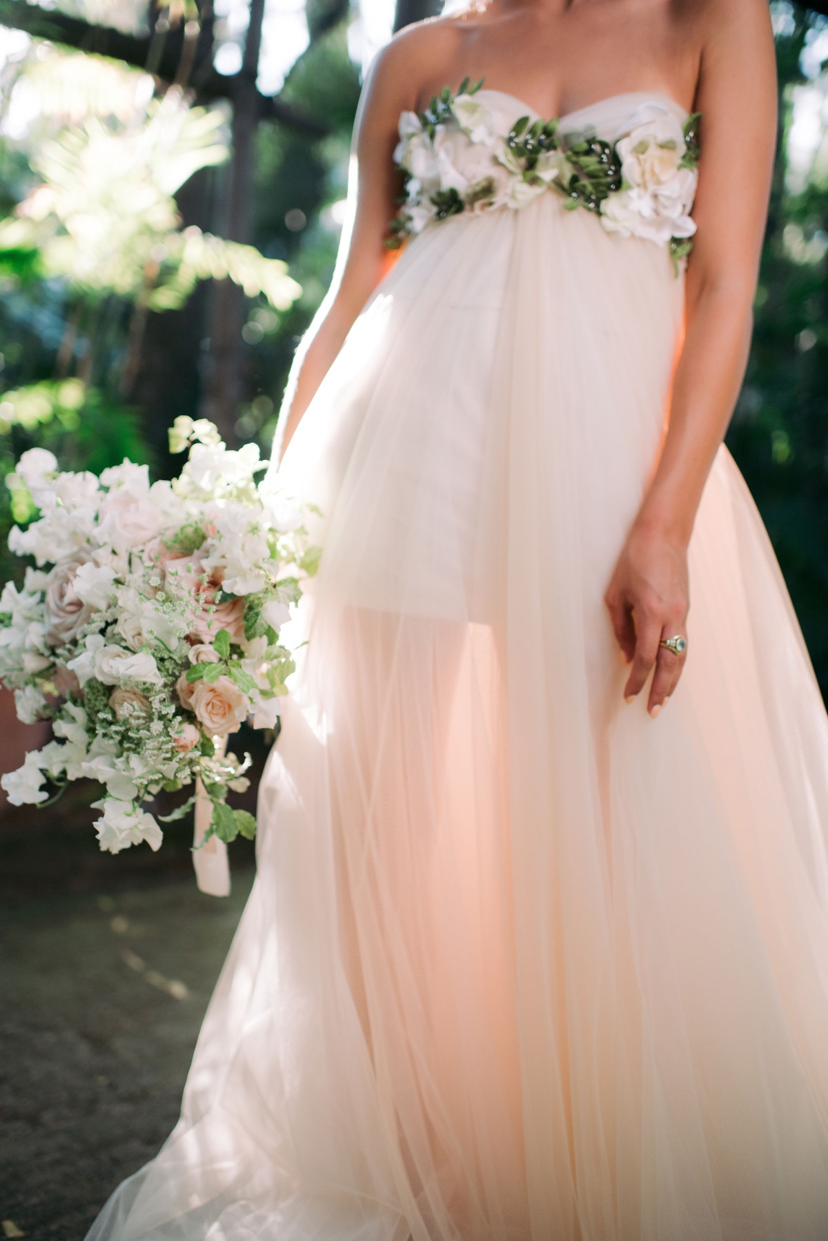 This Styled Shoot in Sorrento, Italy Highlights the Beauty of a Bride in Vein With an Iconic Botticelli Painting