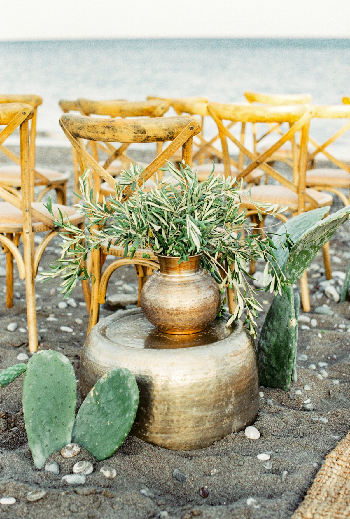 The Most Chic Beachy Wedding Day For Your Boho Heartt