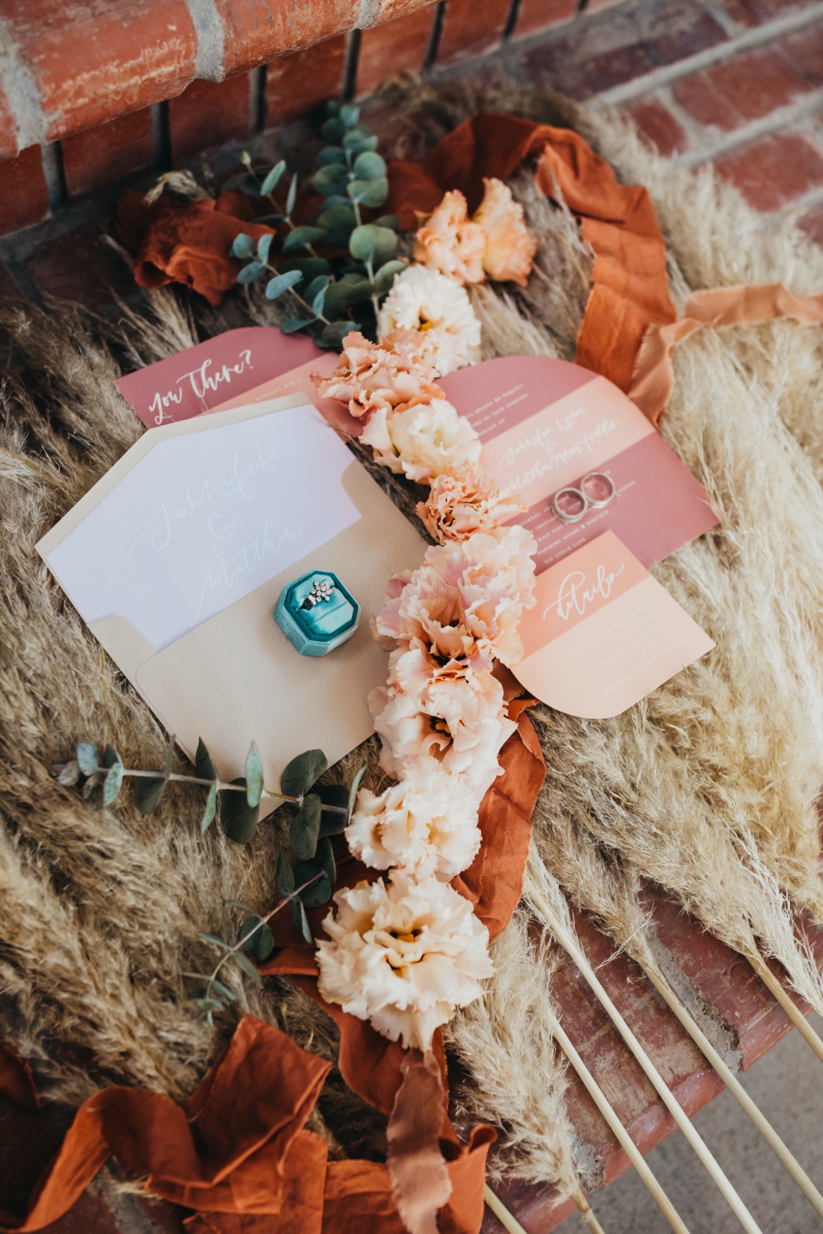 This West Yakima Valley Wedding Shoot Mixes All the Best Trends for a Major Modern Boho Look