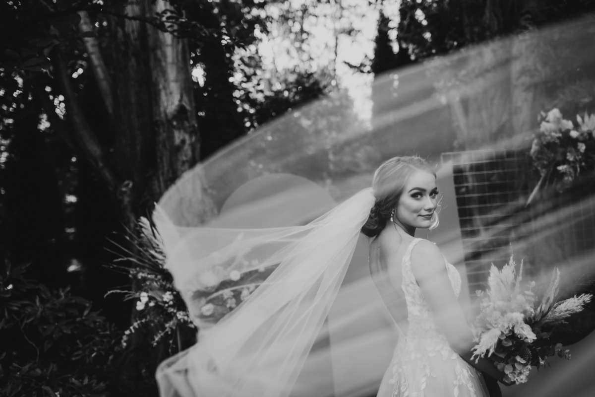 This West Yakima Valley Wedding Shoot Mixes All the Best Trends for a Major Modern Boho Look