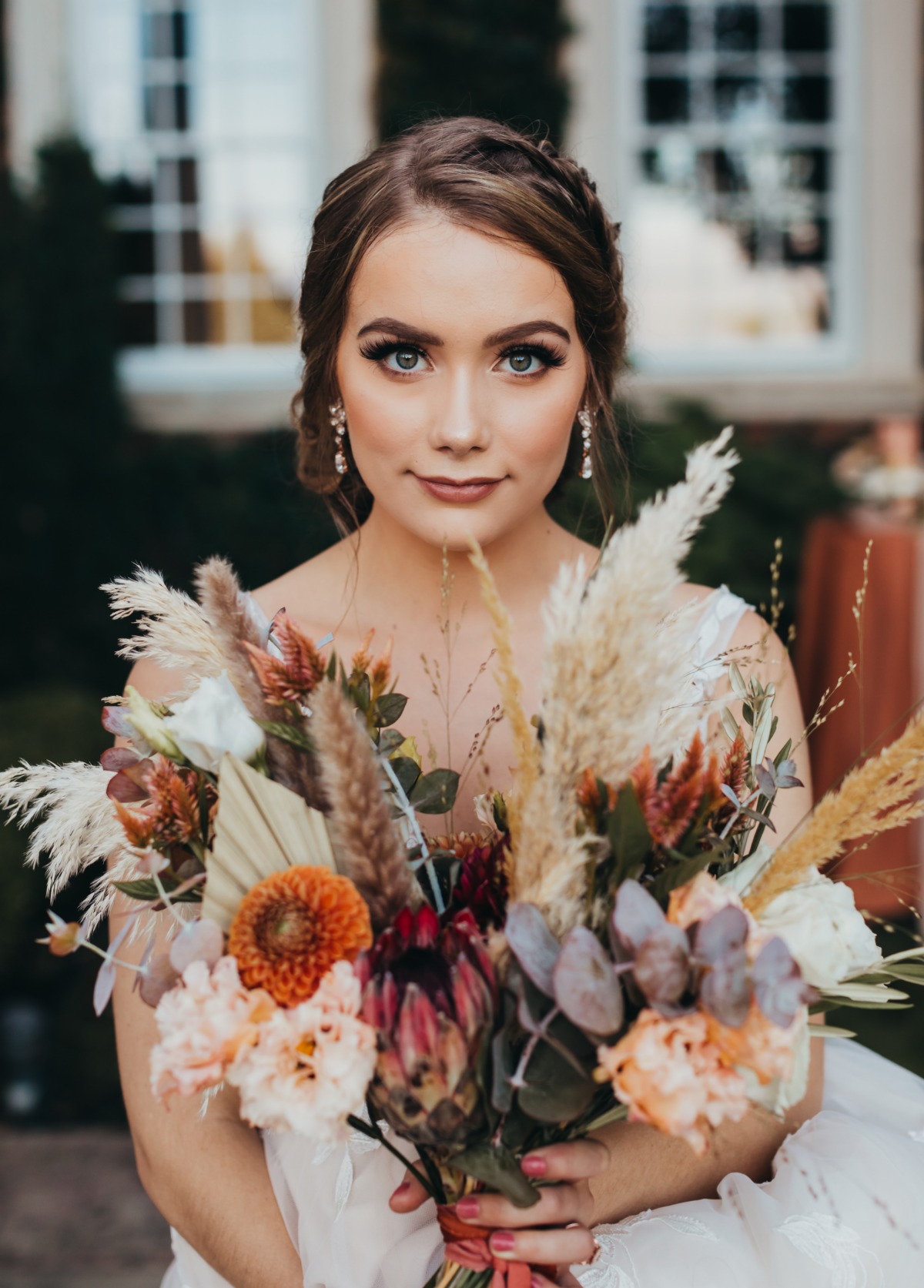 This West Yakima Valley Wedding Shoot Mixes All the Best Trends for a Major Modern Boho Look