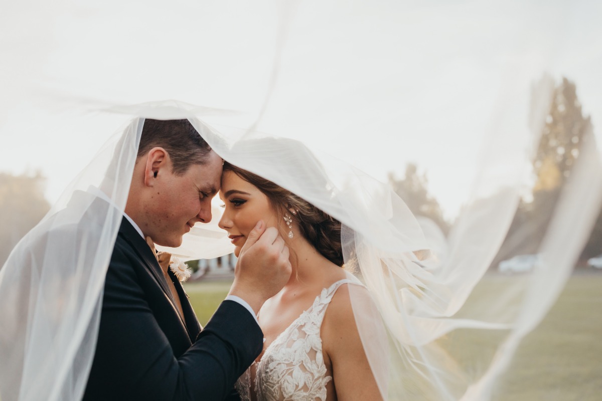 This West Yakima Valley Wedding Shoot Mixes All the Best Trends for a Major Modern Boho Look