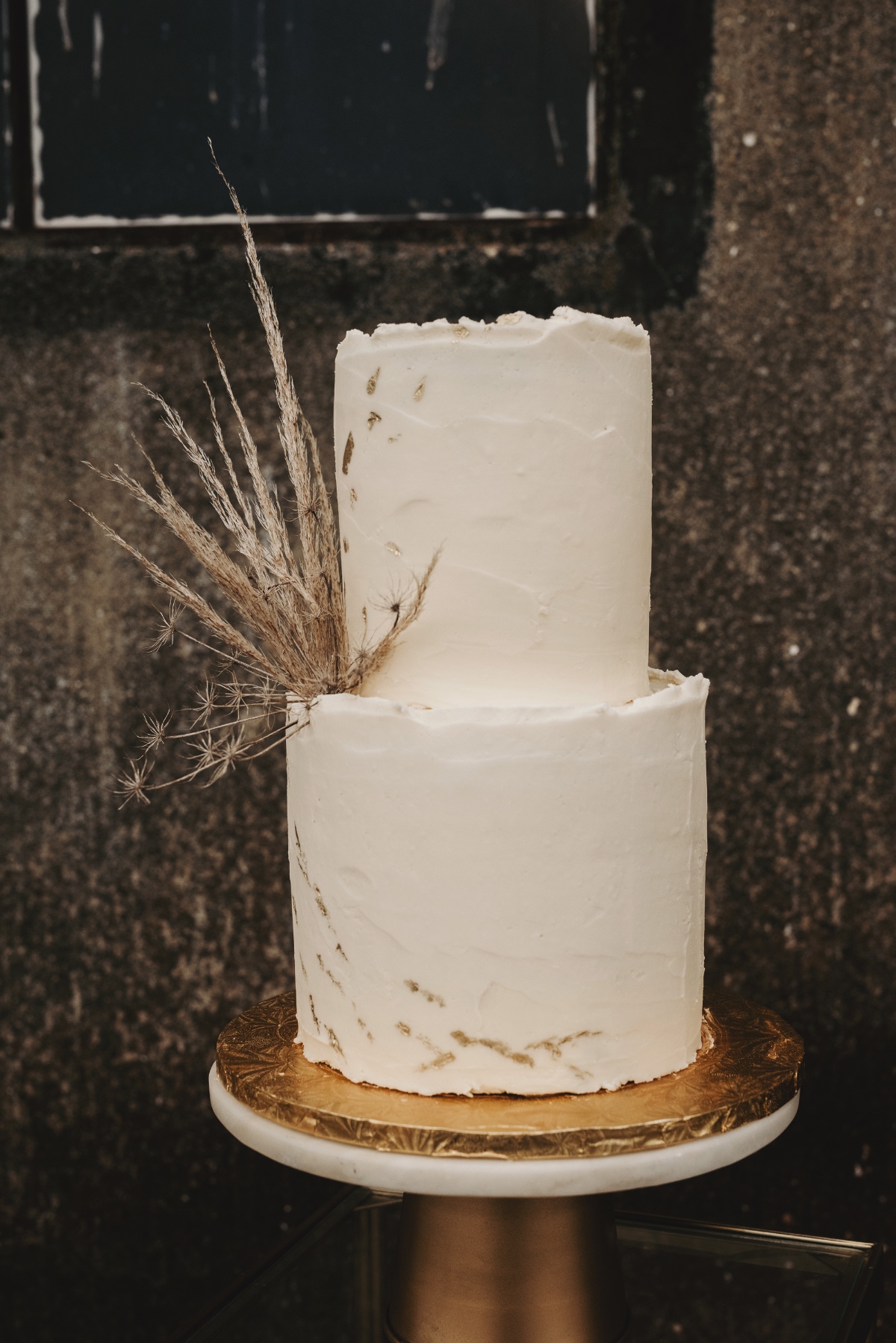 This Styled Wedding Shoot At a Granary in Illinois Had No Color, But It Was Pretty Brilliant Nonetheless