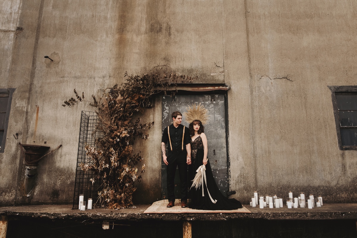 This Styled Wedding Shoot At a Granary in Illinois Had No Color, But It Was Pretty Brilliant Nonetheless