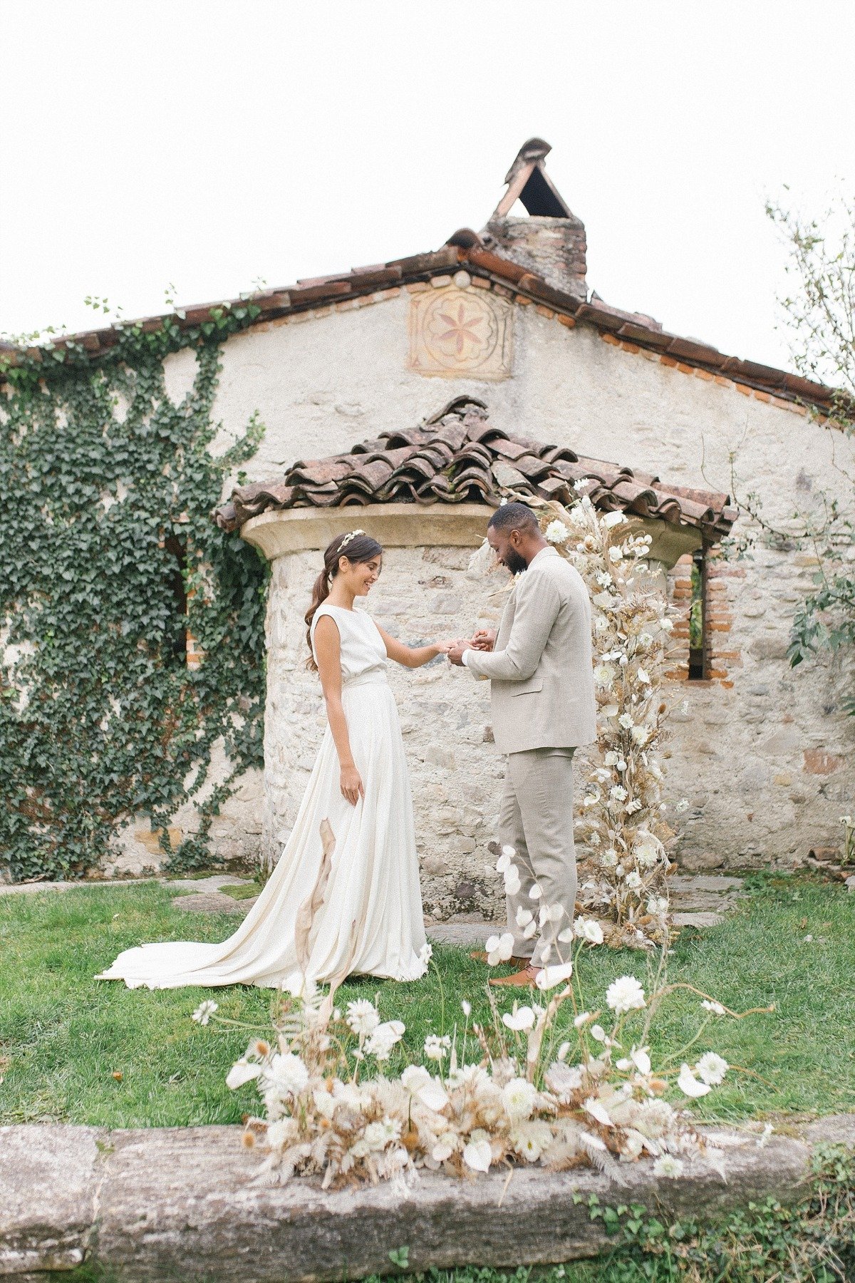 minimal-rustic-wedding-in-an-ancient-ita