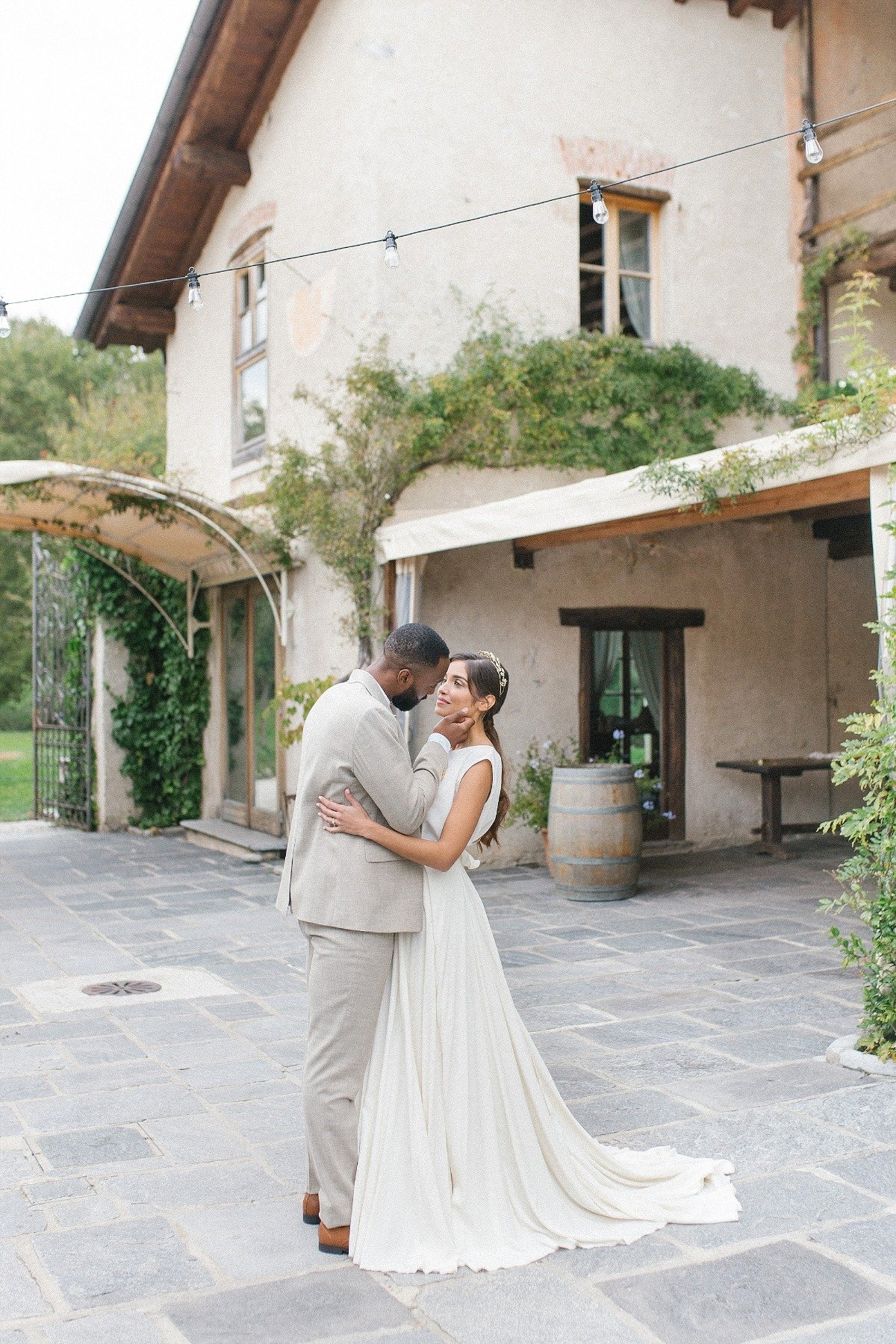 minimal-rustic-wedding-in-an-ancient-ita