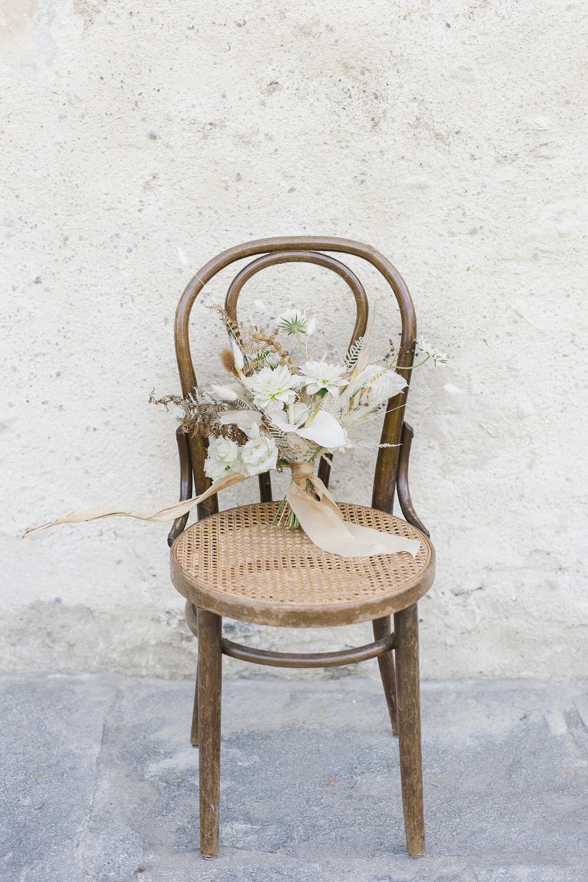 Minimal Chic Wedding in an Ancient Italian Mill