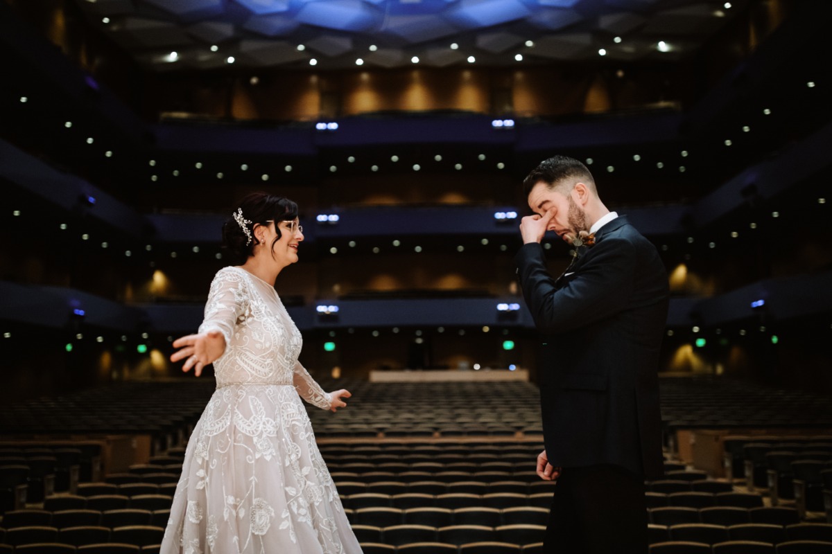 A Modern and Cozy Winter Wedding In Minnesota That Brought the Wonder of the Outdoors Inside