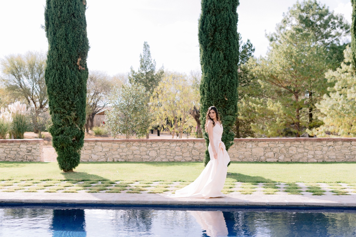 Feminine And Modern Elopement With A Hint Of Western Elegance