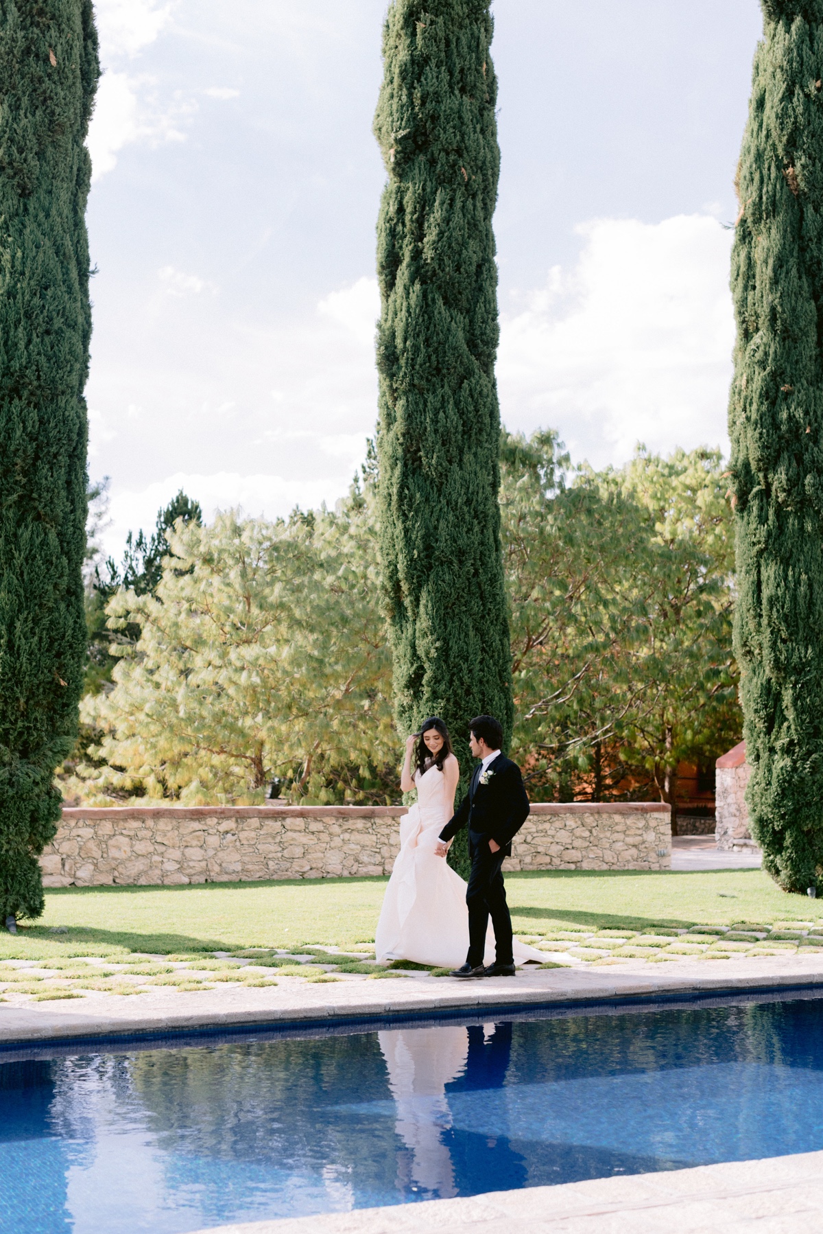 Feminine And Modern Elopement With A Hint Of Western Elegance