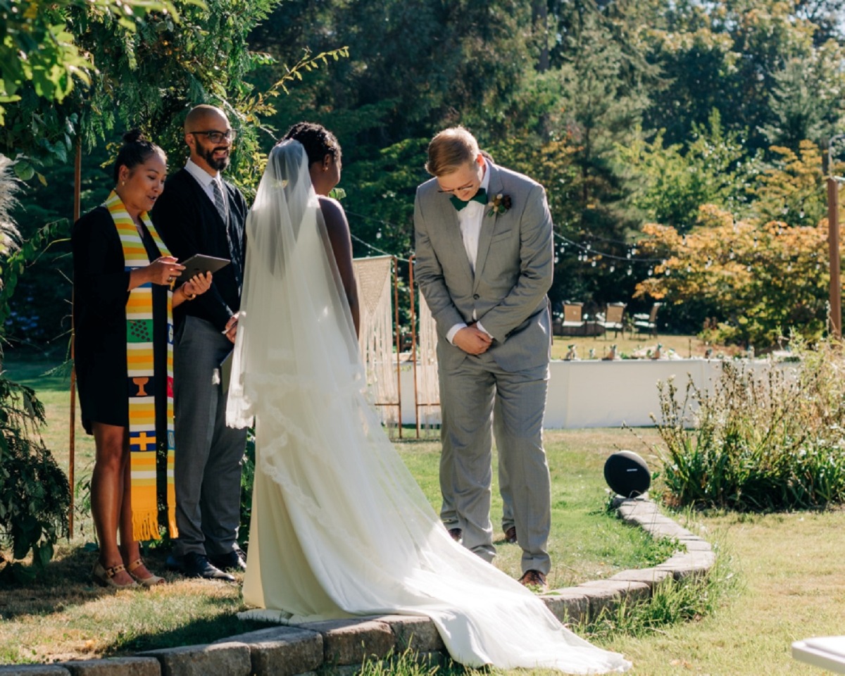 How To Have An Intimate Backyard Wedding Despite COVID-19