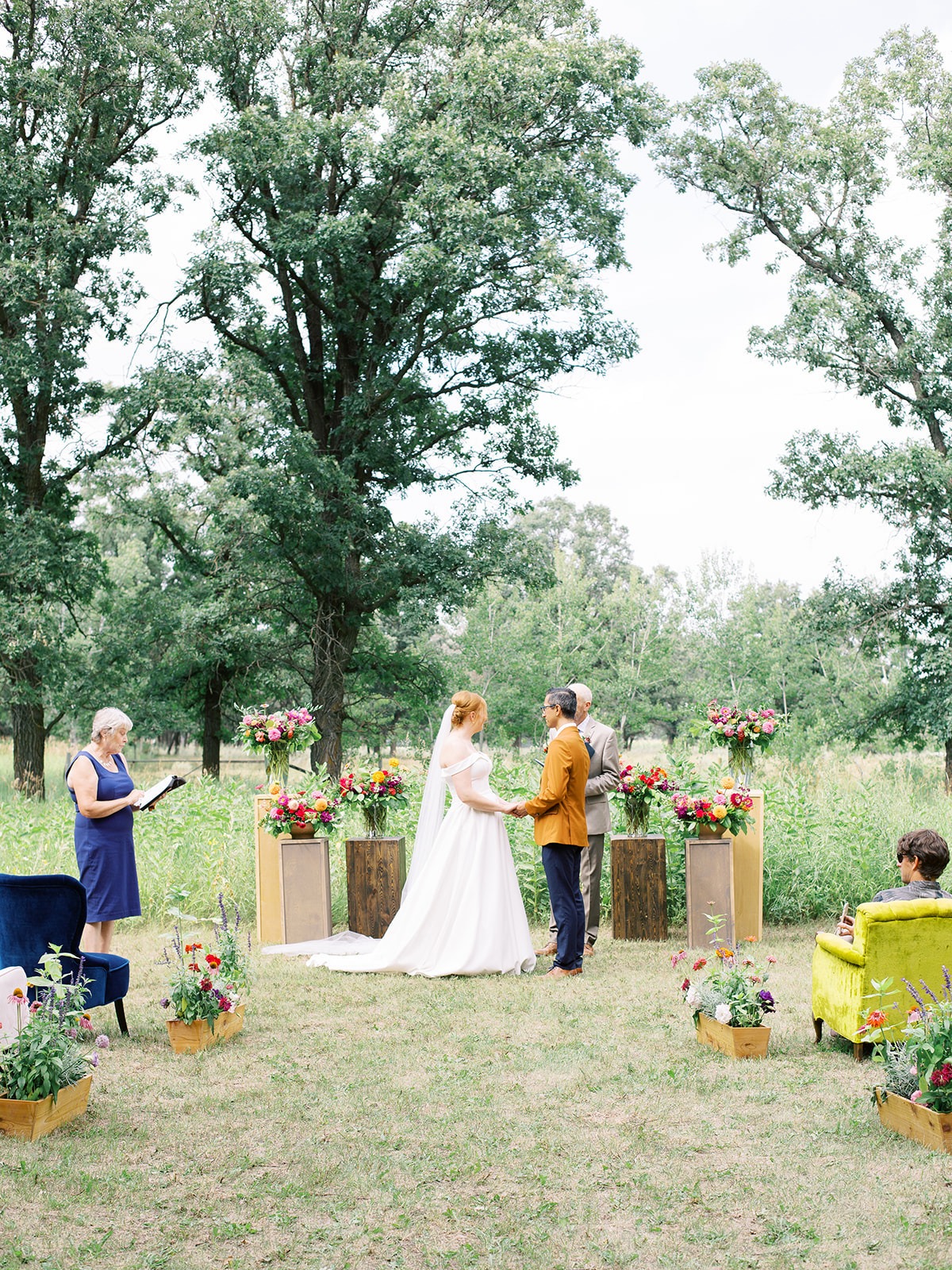 A Small But Mighty Colorful Covid Wedding For 15