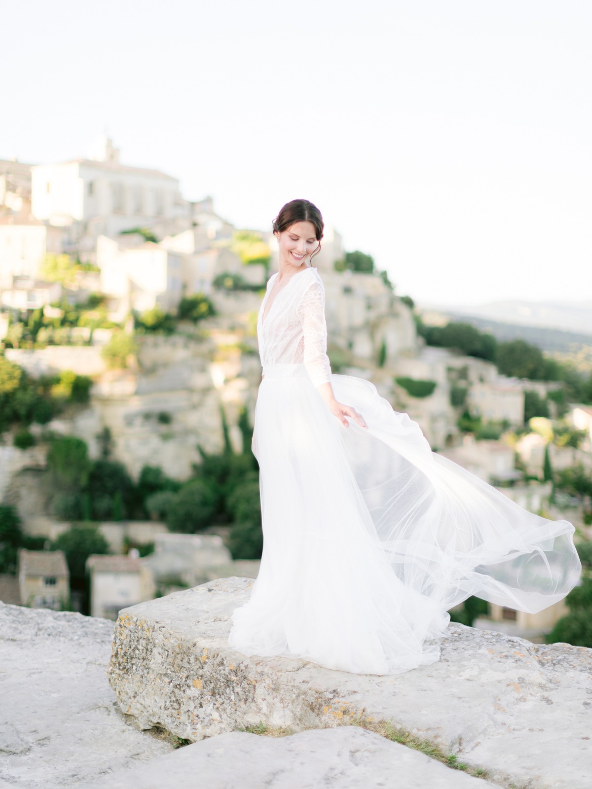 bride-in-gordes-sarah-stefani-17