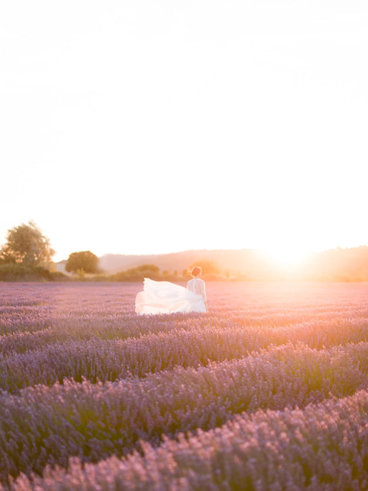 bride-in-gordes-sarah-stefani-22