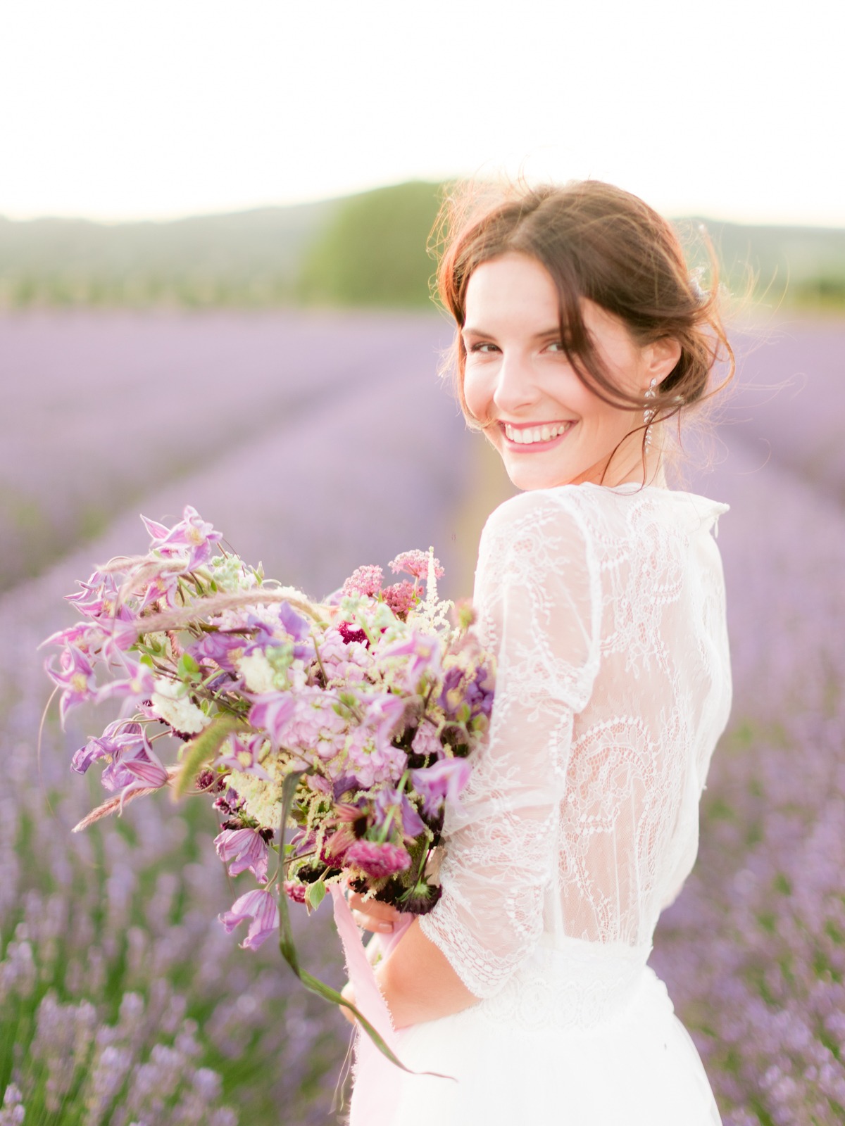 bride-in-gordes-sarah-stefani-41