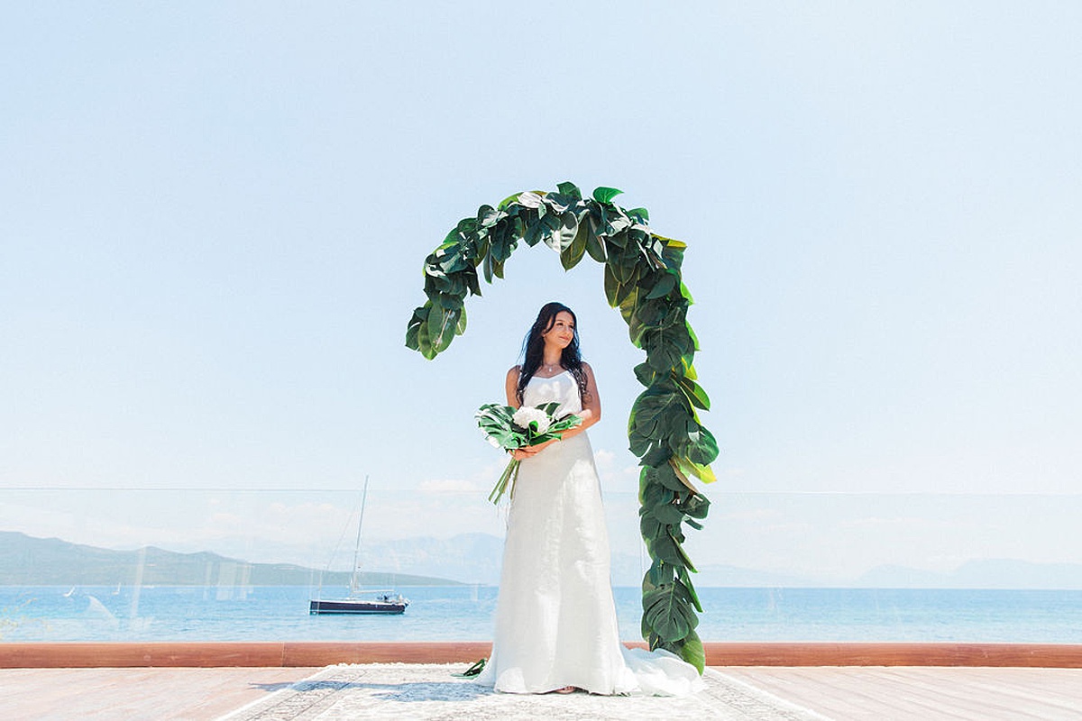 modern-tropical-micro-wedding-greece-14