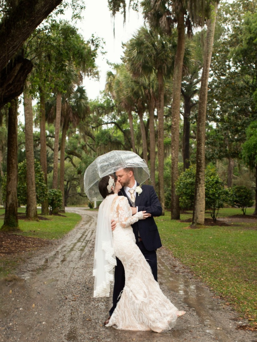 Rainy Savannah Wedding With A '20s Twist