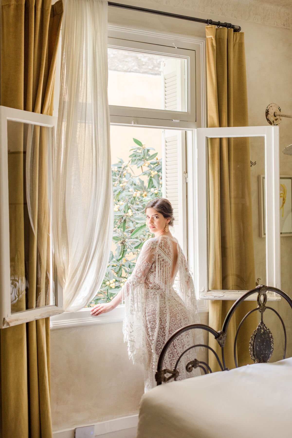 Laid-Back Elegance From A Brunch Wedding Inspiration Shoot In Athens