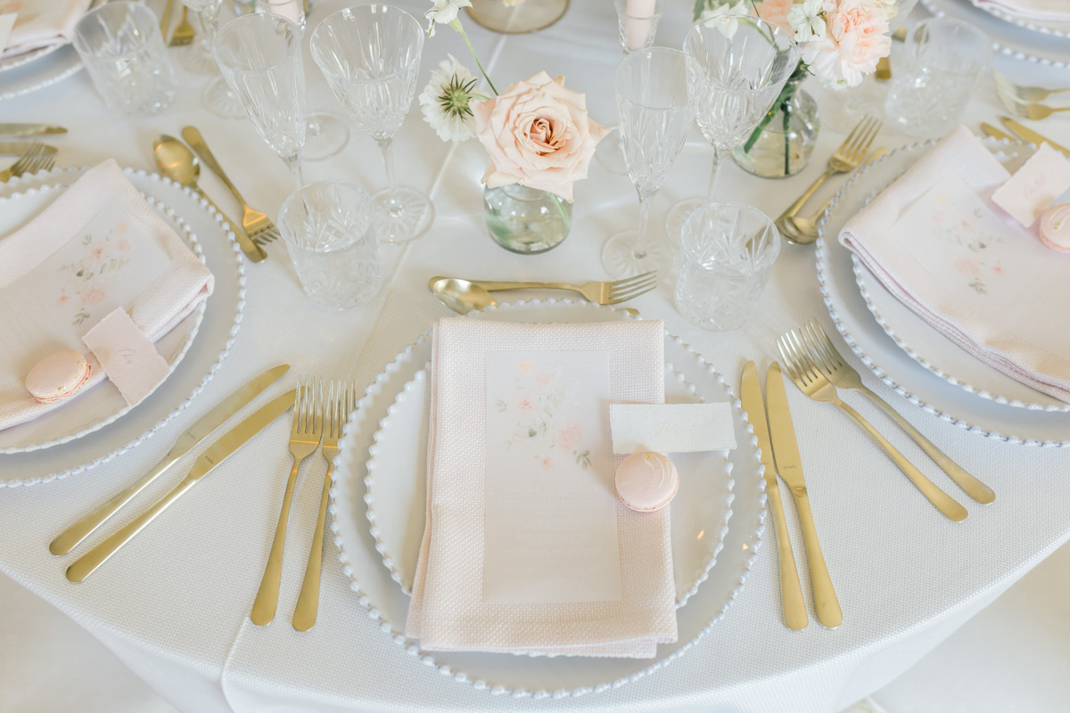 Enchant Your Wedding Guests With An Exquistie Wedding Just Like This One