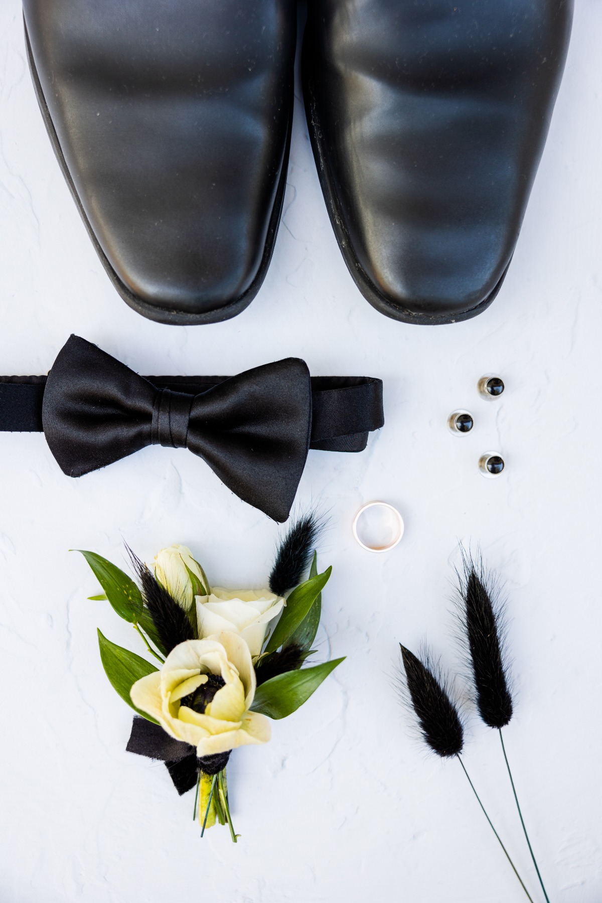 How to Have a Modern Glam Black   White Wedding