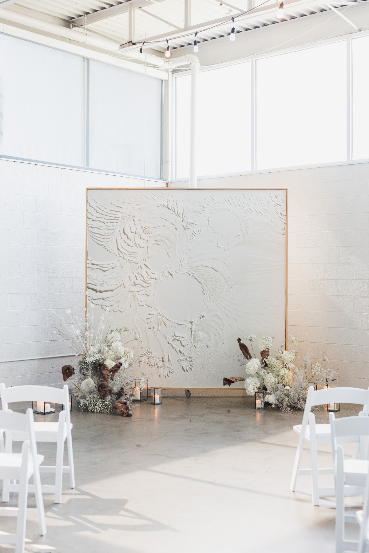 Modern Art May Be Our New Favorite Ceremony Backdrop