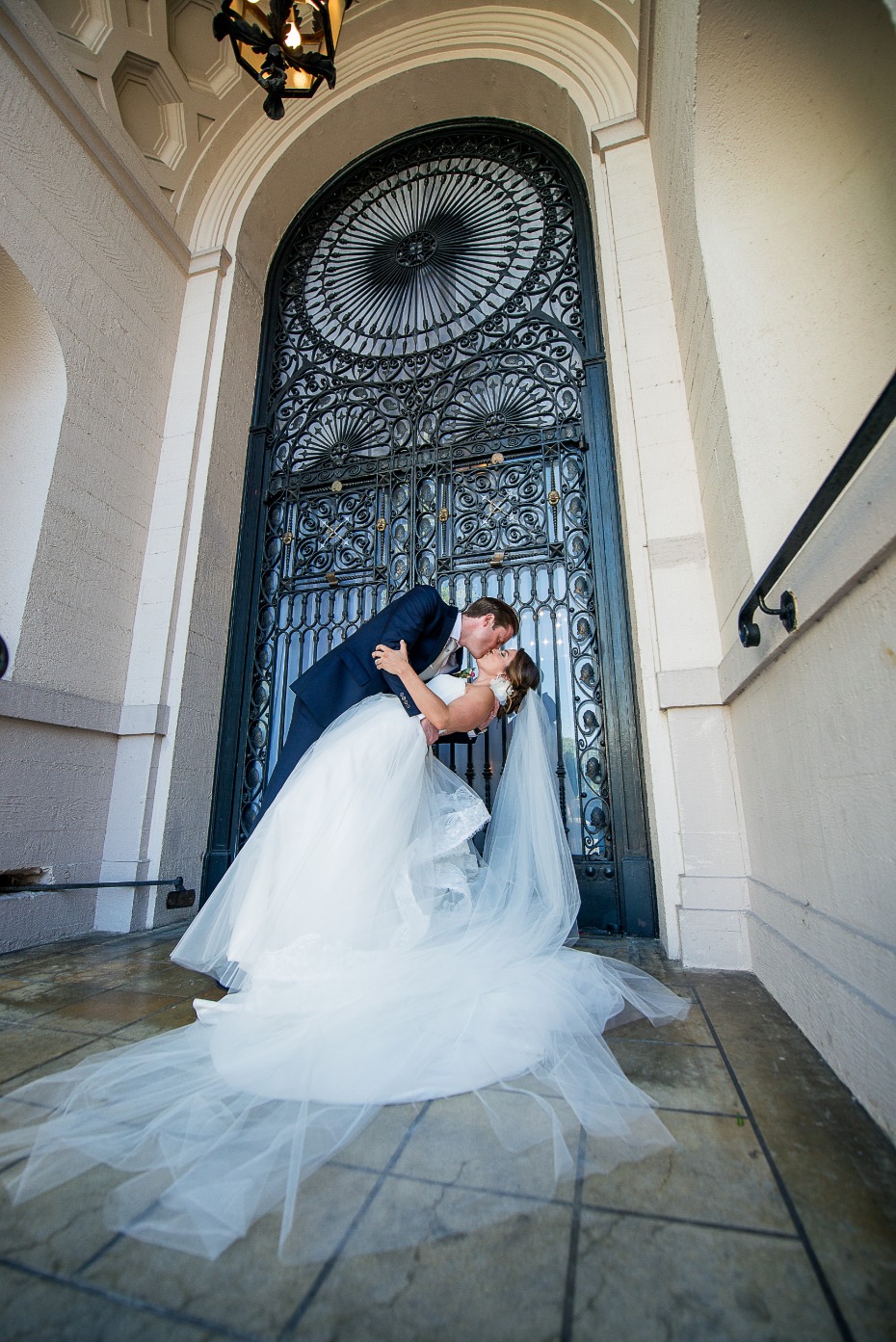 Hollywood Glamour Is the Name of the Game at This Los Angeles Wedding Venue