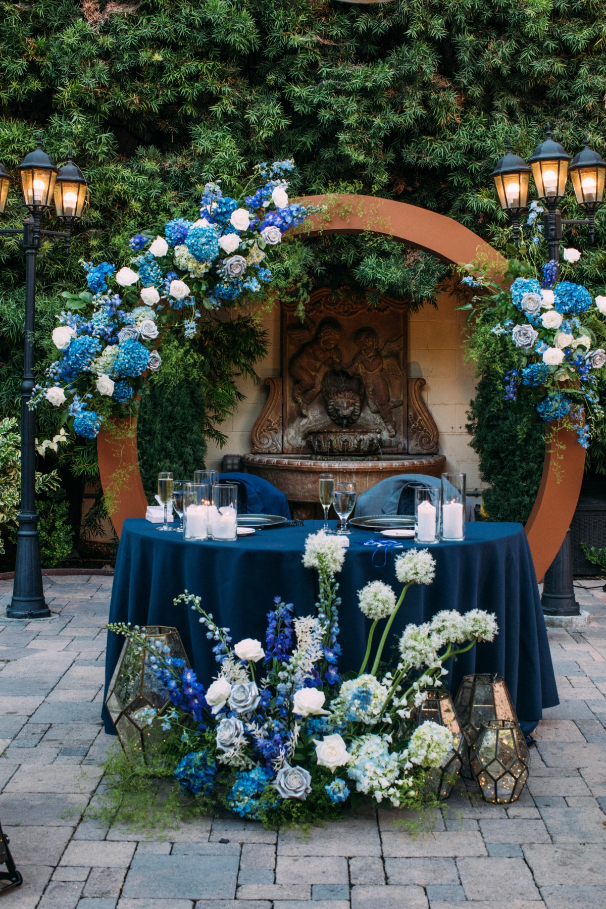 Can You Guess What Famous Work By Van Gogh Inspired This Lovely Garden Wedding?