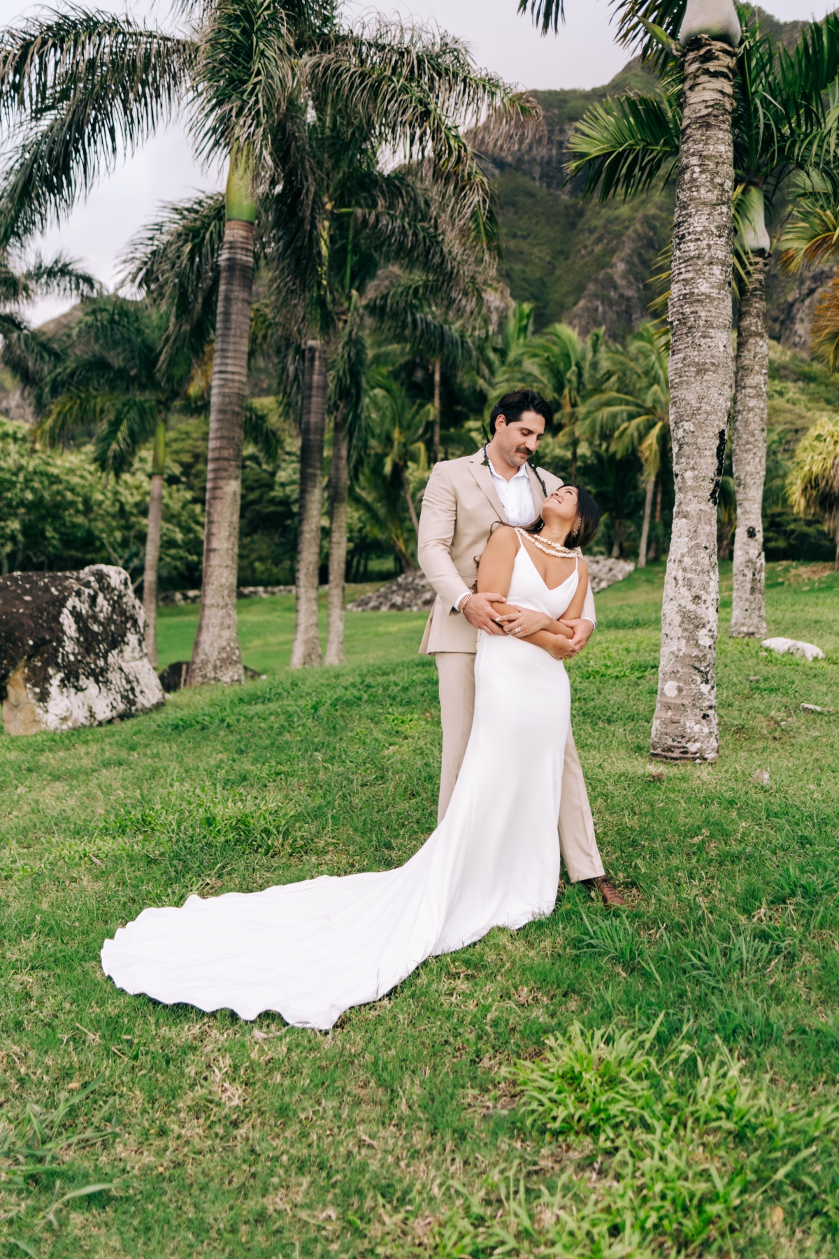 This Couple Had a Taco Truck and Rock Cover Band at Their Hawaii Wedding