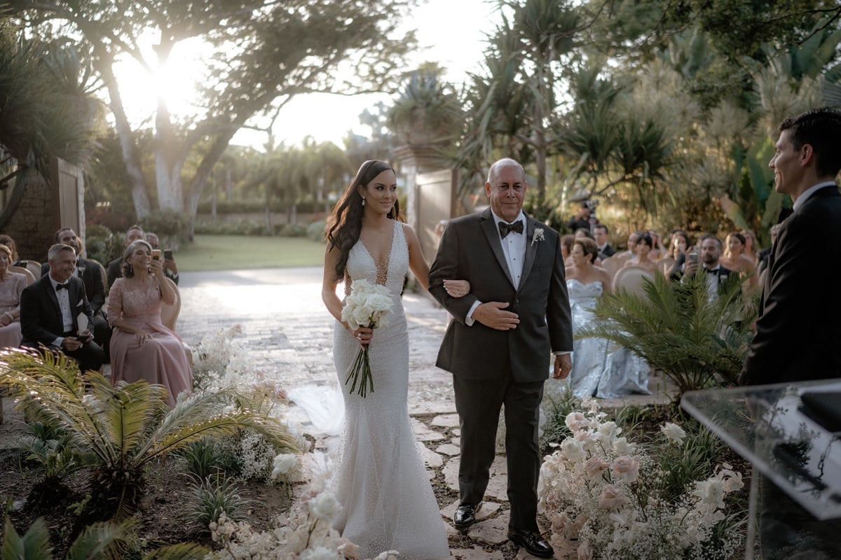 Gatsby Could Never: Contemporary Meets Ethereal for this Glam Ritz Carlton Wedding