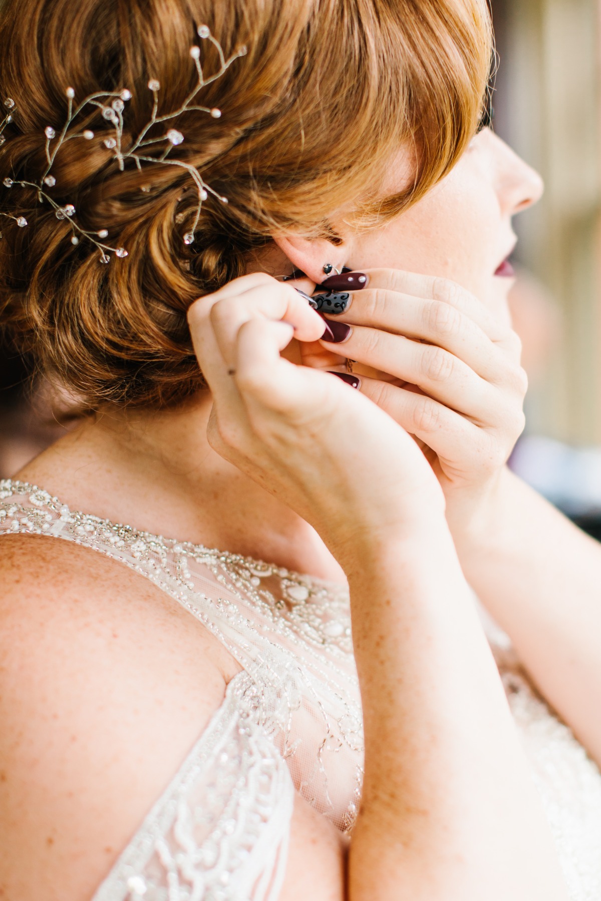 a-pilots-wedding-in-an-airplane-hangar-p