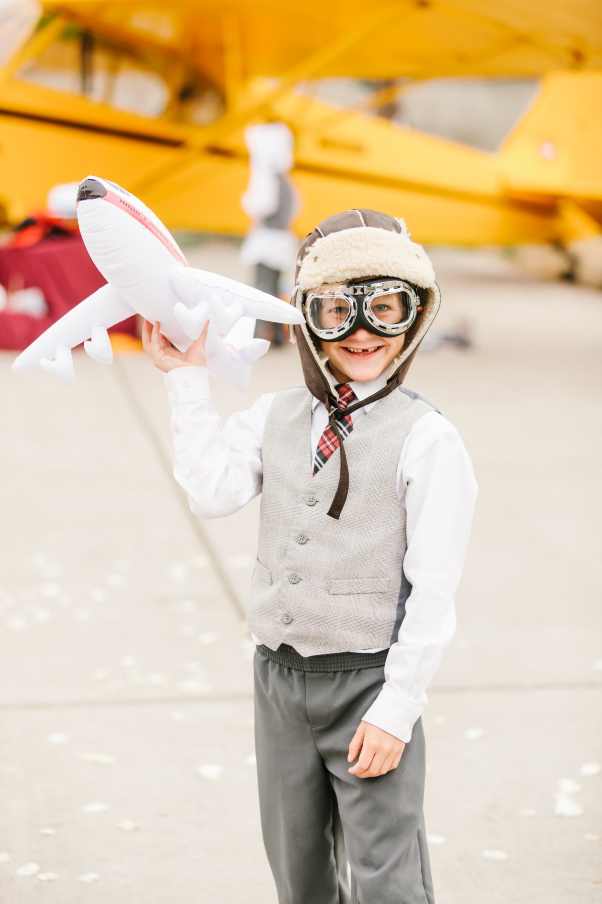 a-pilots-wedding-in-an-airplane-hangar-p