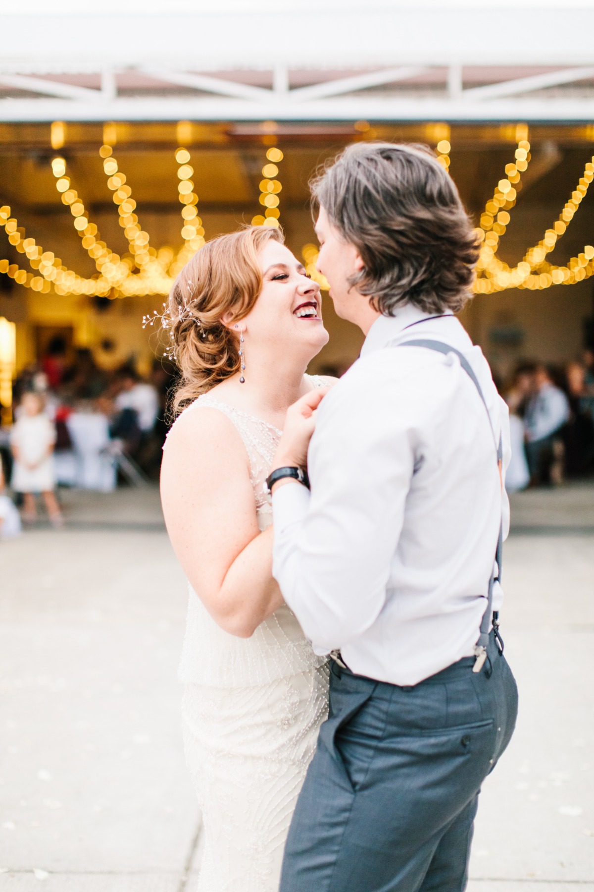 a-pilots-wedding-in-an-airplane-hangar-p