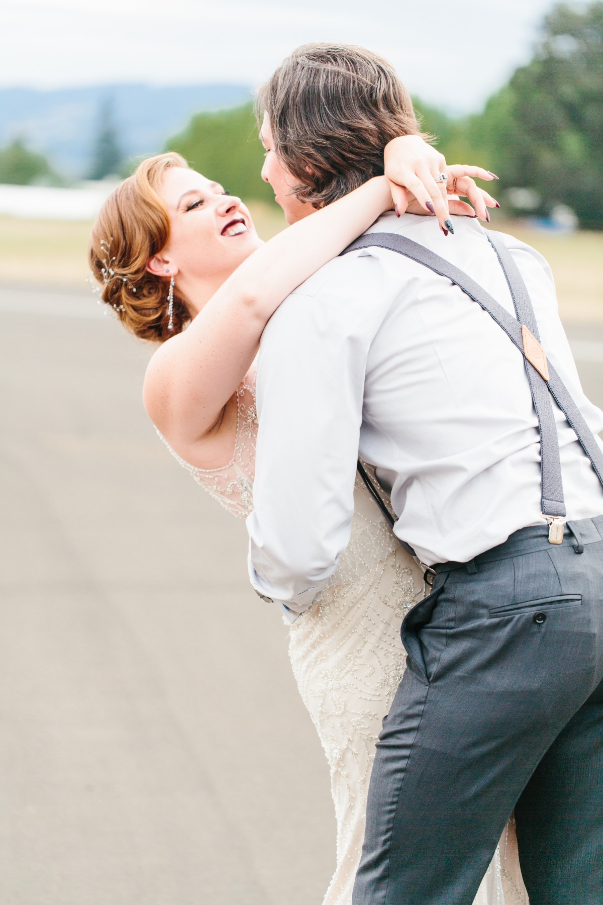 a-pilots-wedding-in-an-airplane-hangar-p