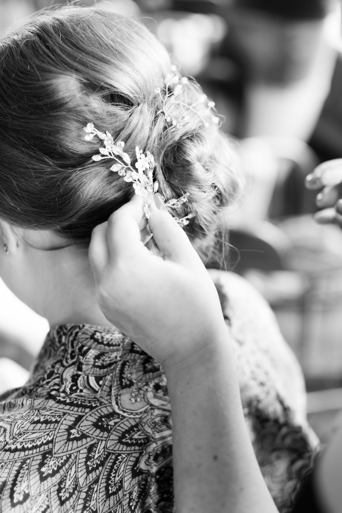 a-pilots-wedding-in-an-airplane-hangar-p