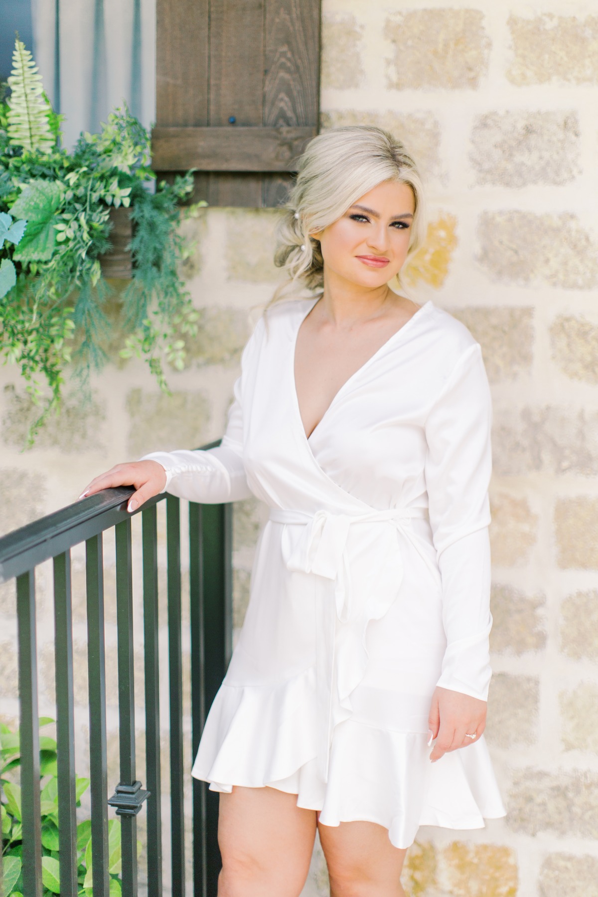 Glam Blonde Bride Getting Ready