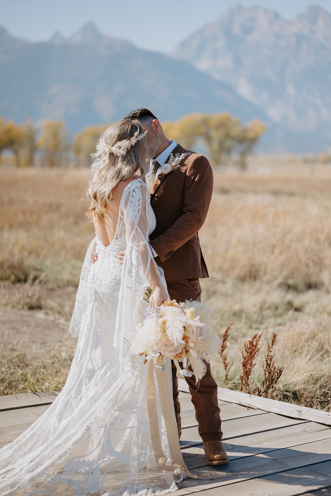 An Intimate and Cozy Fall Wedding in the Teton Mountains for 50K