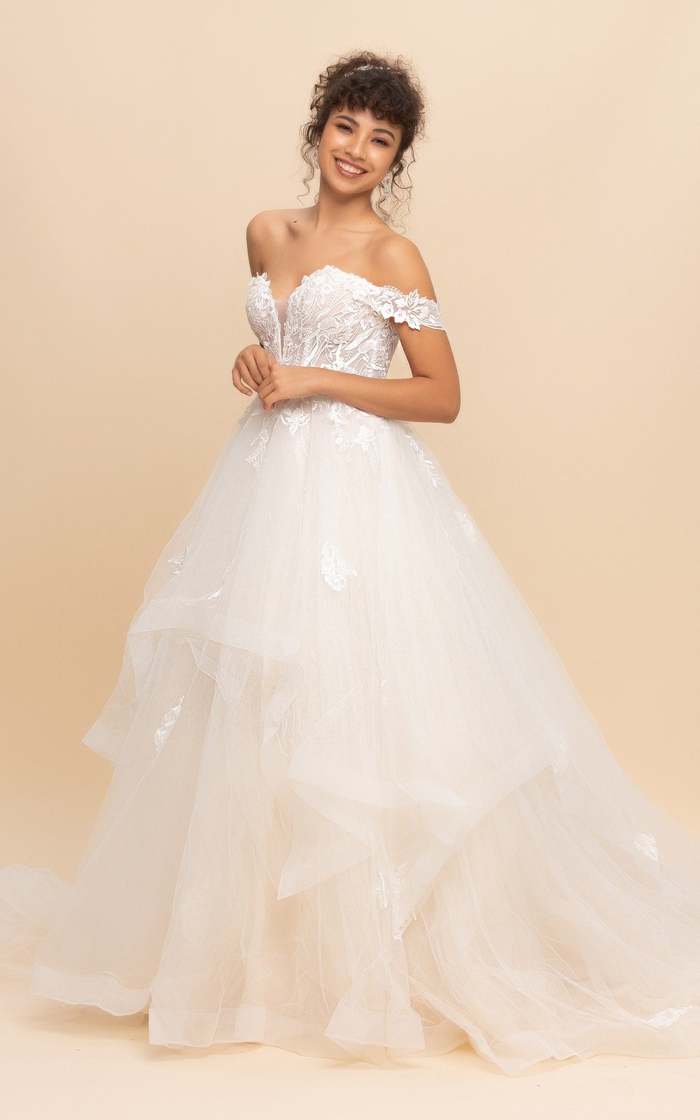 The Una an affordable wedding gown from Afarose