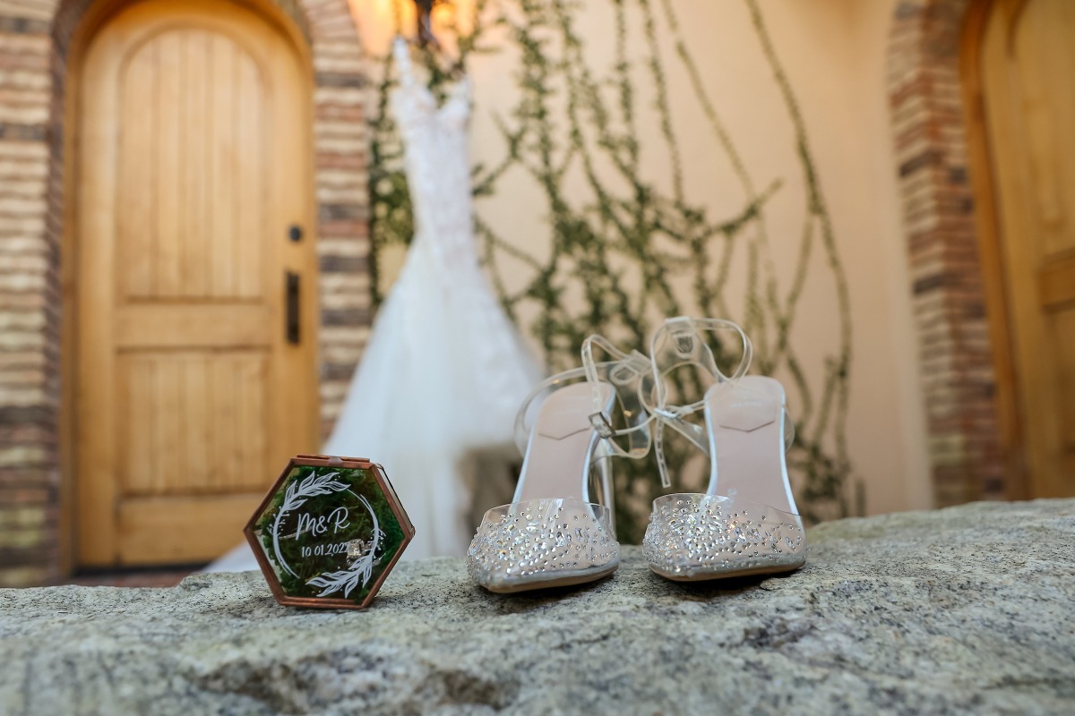 clear wedding shoes with rhinestones