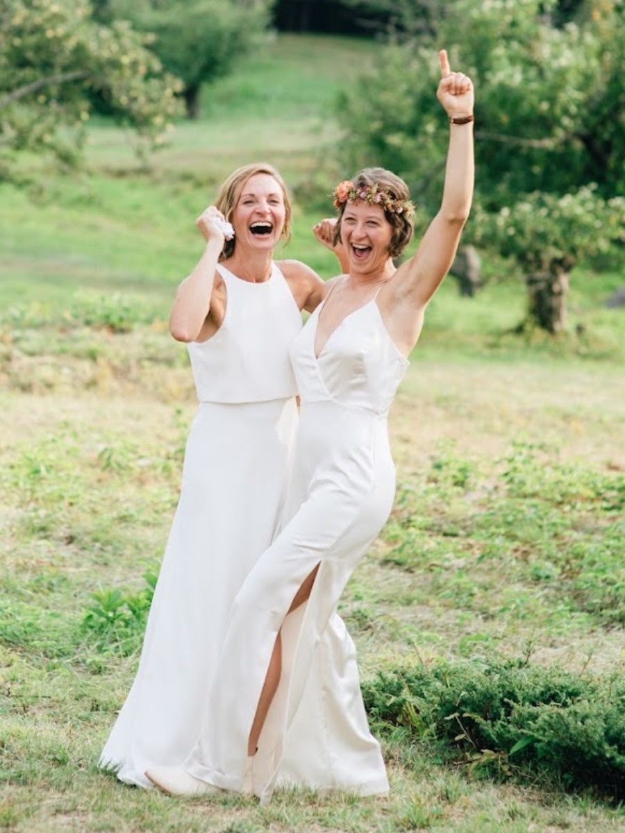 A New England Barn in Summer was the Perfect Setting for these Brides