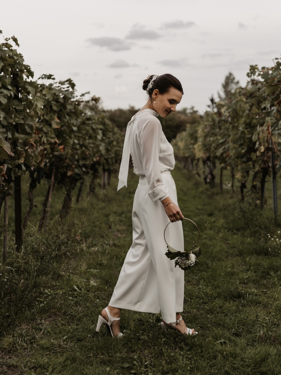 Classy Outdoor Wedding Inspiration at a Viennese Vineyard
