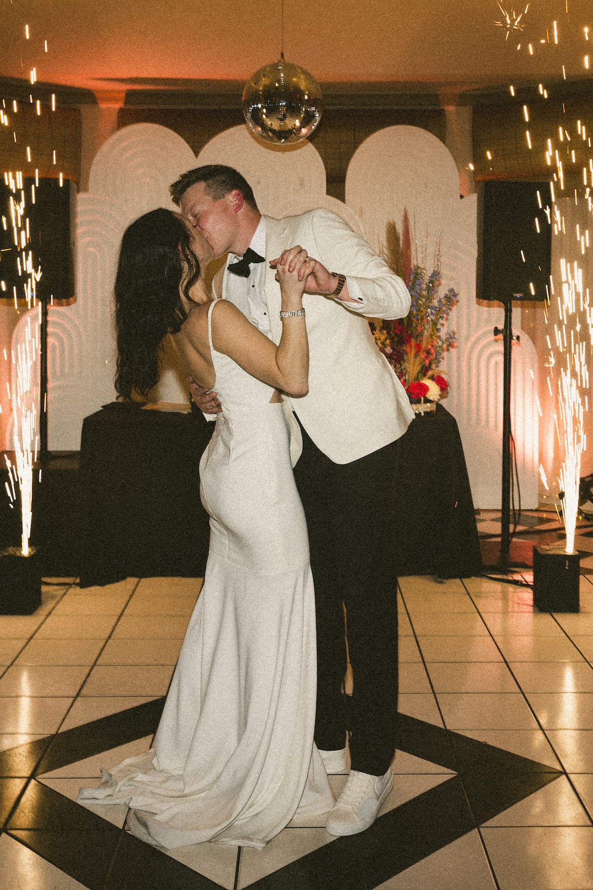 nyearizonadesertwedding-thehalpins-thewrighthouse-phoenixweddingphotographer-534