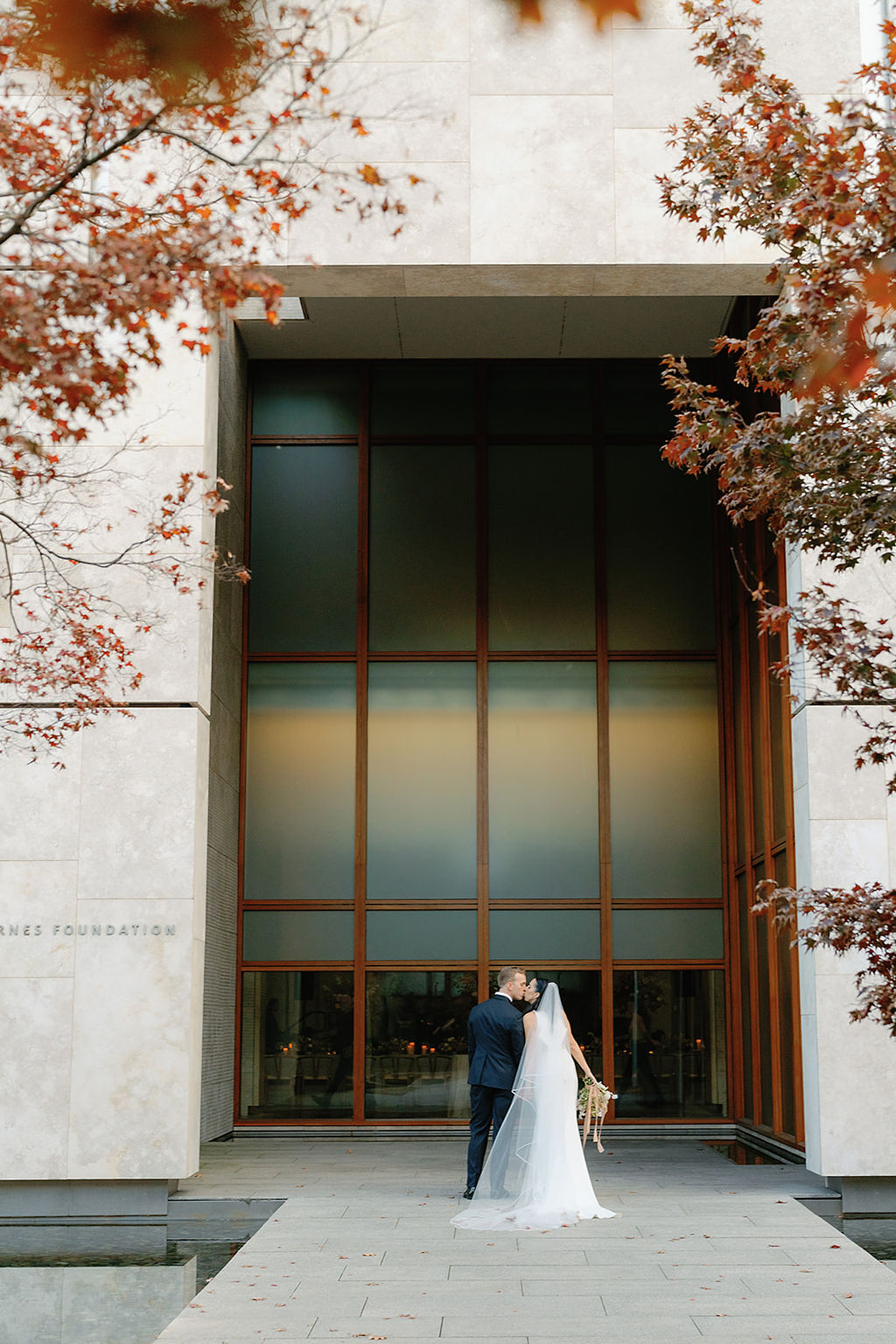 magdalenastudios_jamiehenry_barnesfoundation_wedding-660