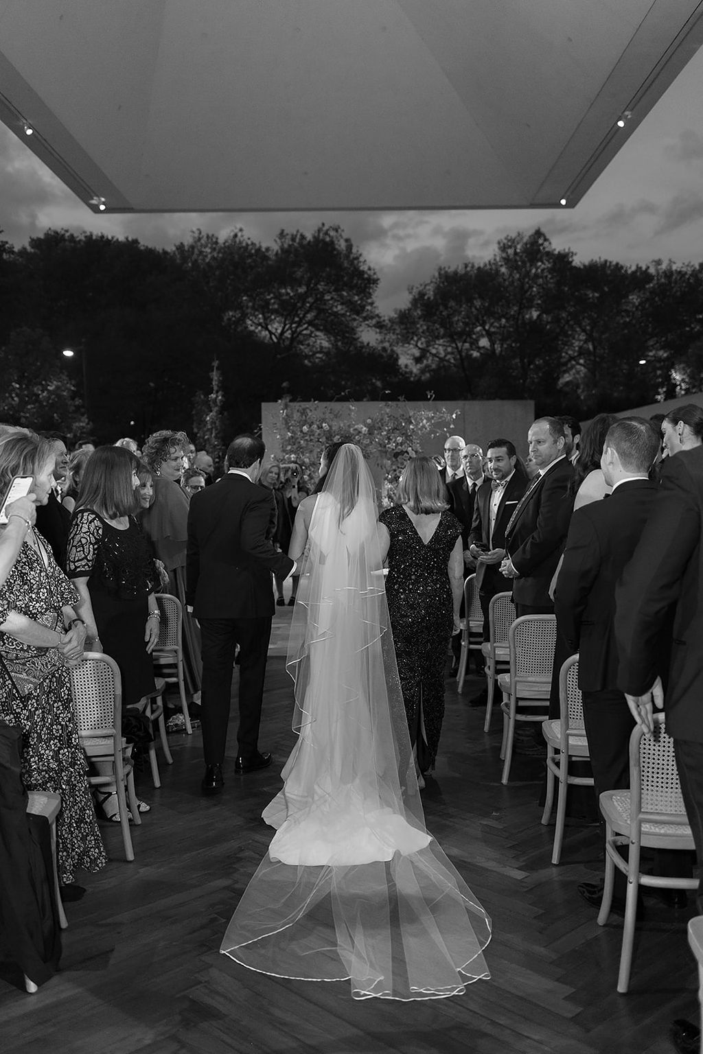 magdalenastudios_jamiehenry_barnesfoundation_wedding-742