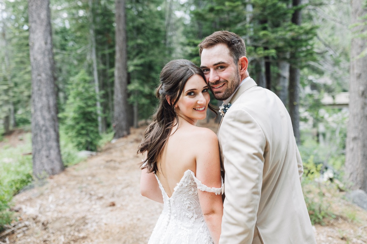 rainbow-lodge-soda-springs-tahoe-ashley-carlascio-photography-kelly-and-carson_15