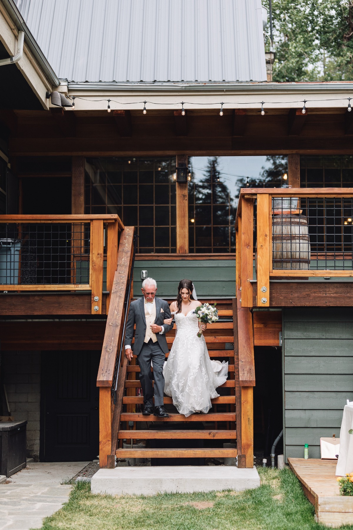 rainbow-lodge-soda-springs-tahoe-ashley-carlascio-photography-kelly-and-carson_33