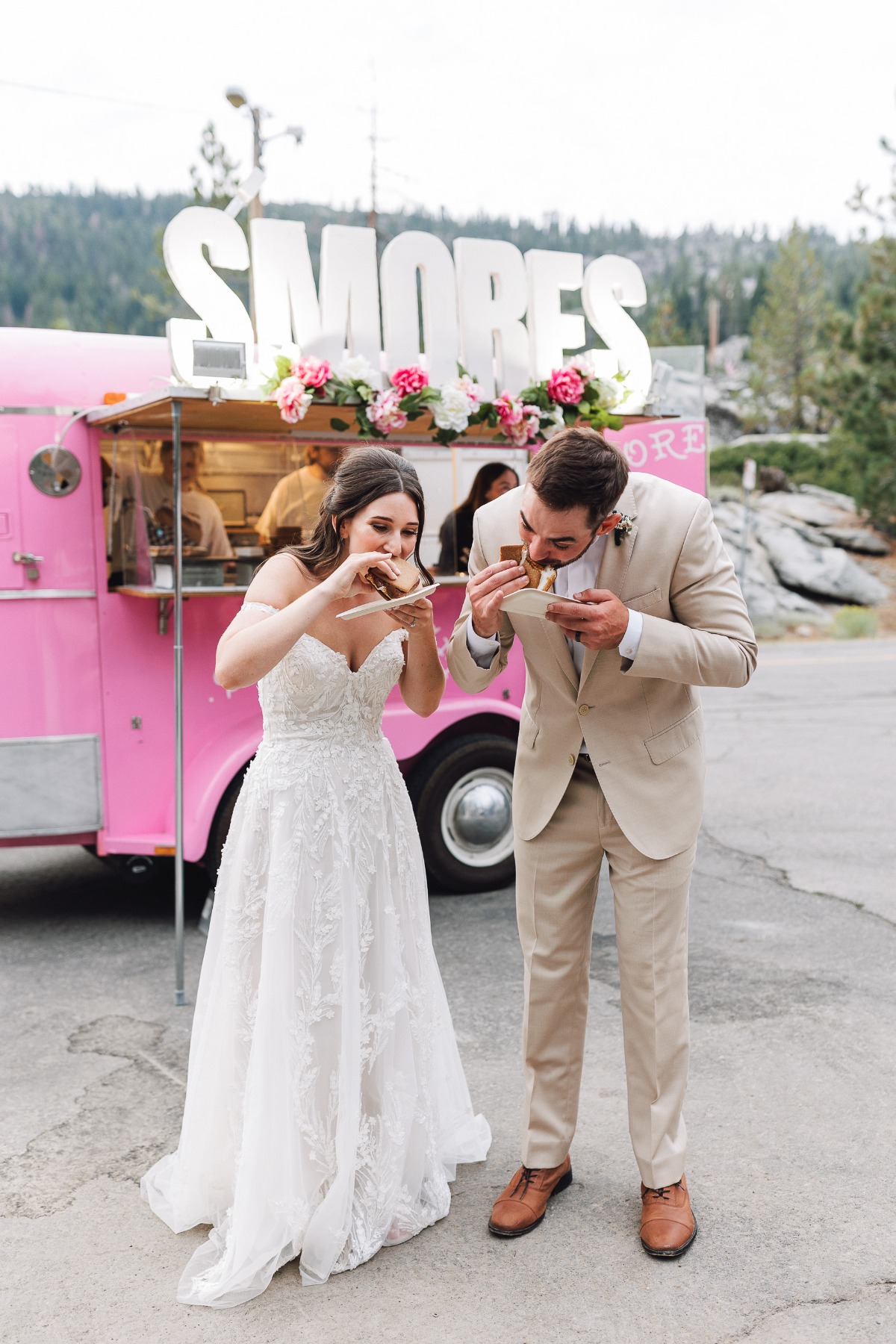 rainbow-lodge-soda-springs-tahoe-ashley-carlascio-photography-kelly-and-carson_50