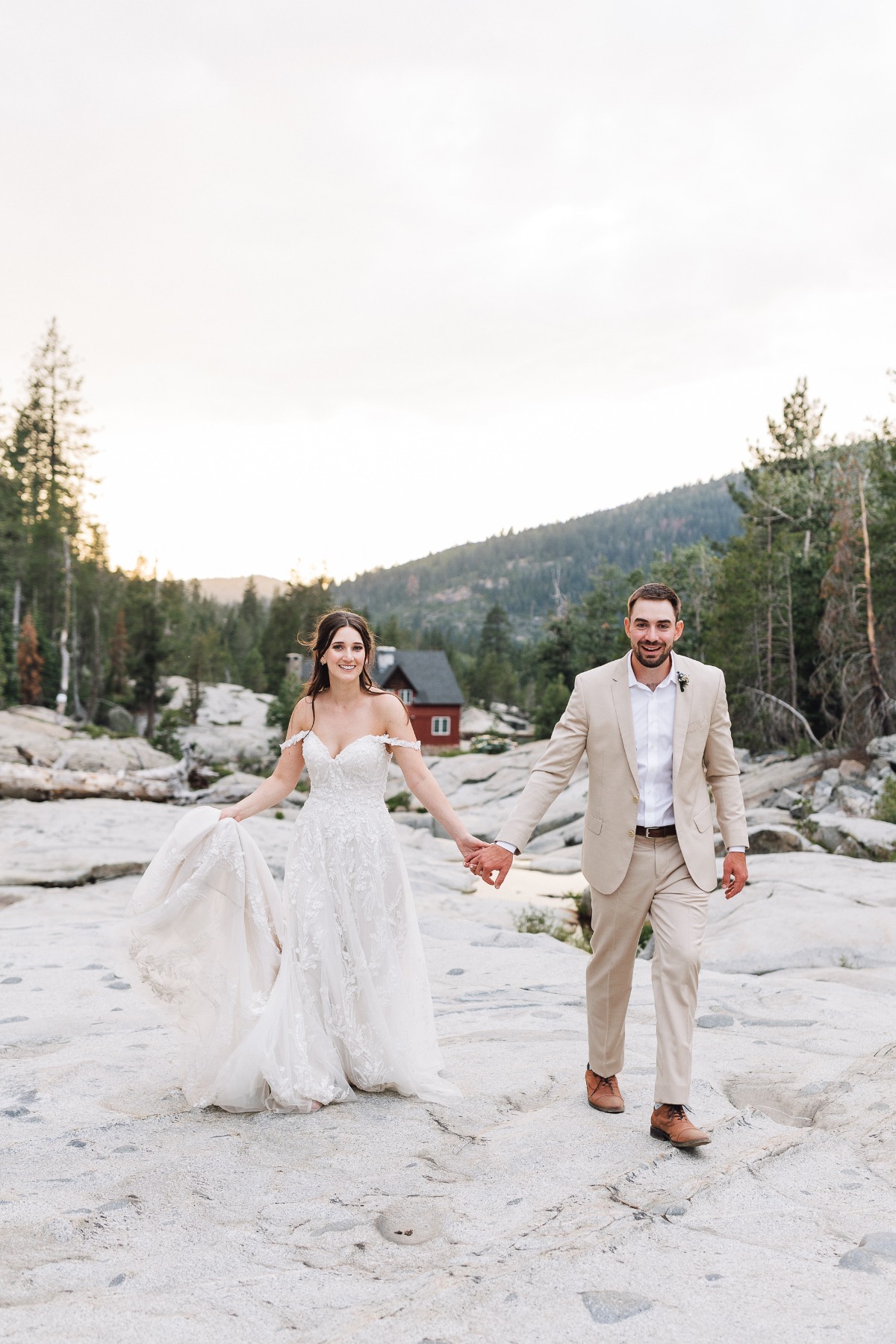 rainbow-lodge-soda-springs-tahoe-ashley-carlascio-photography-kelly-and-carson_59