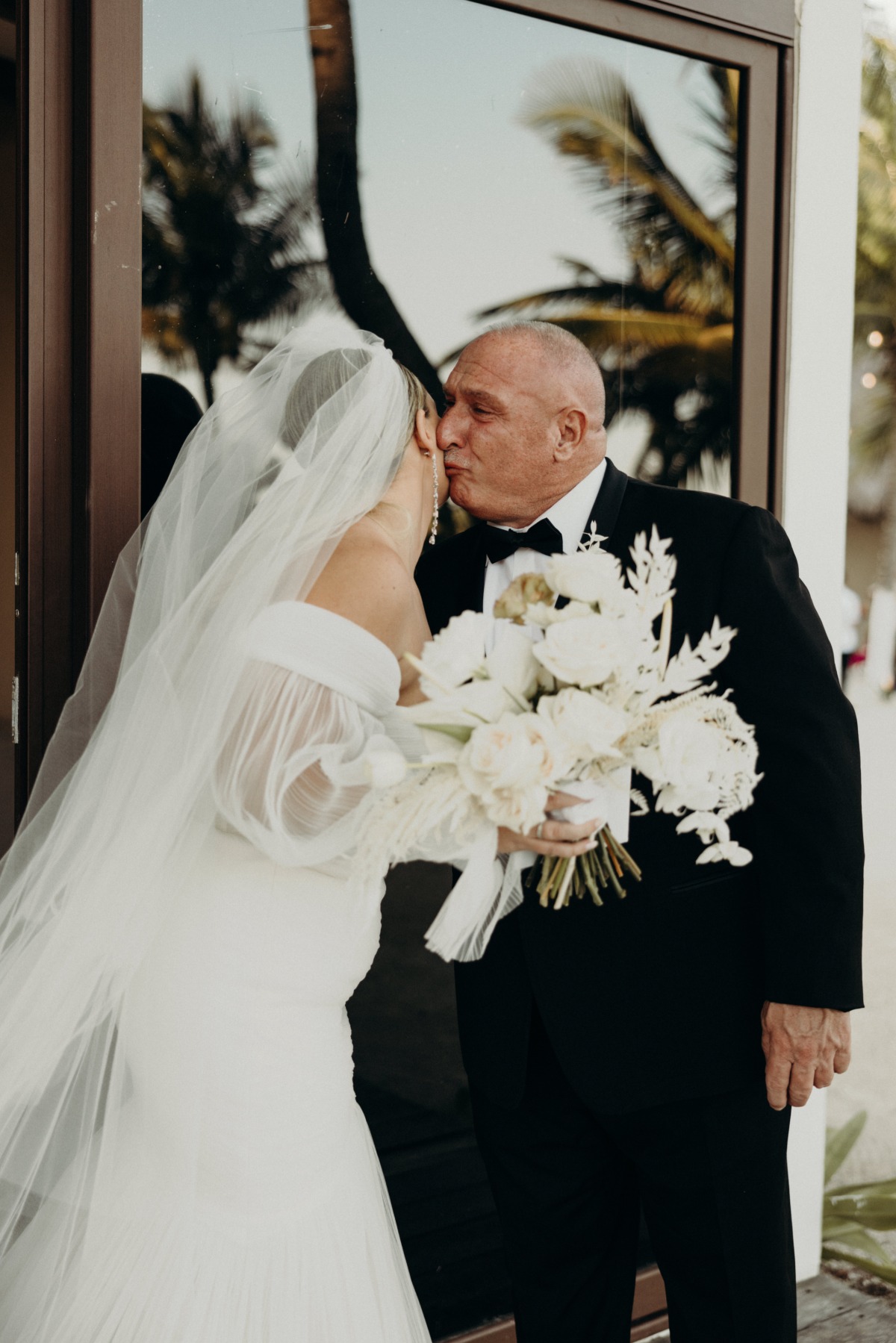 large white bridal bouquet