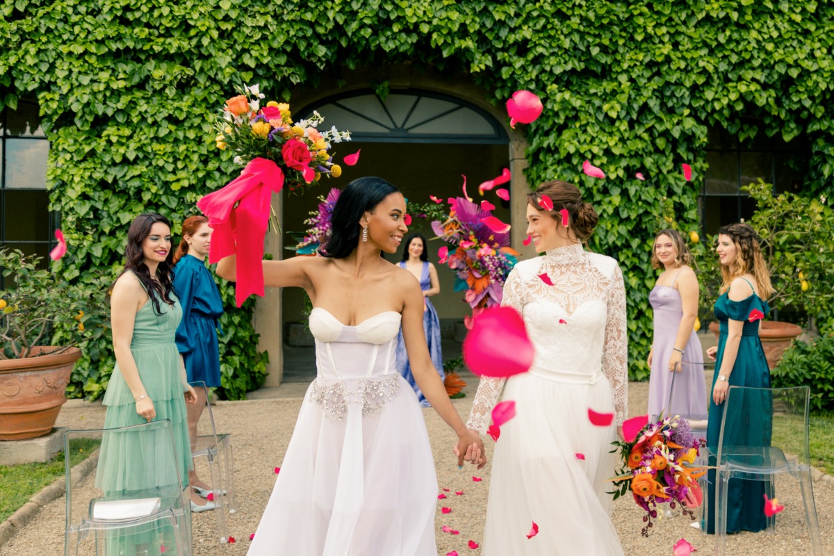 bright pink bouquet ribbon